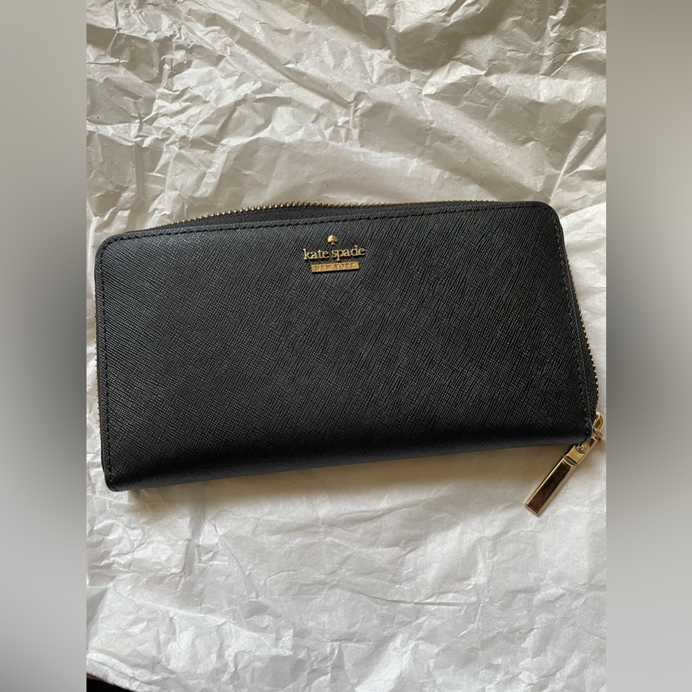 Kate Spade Zip Around Wallet